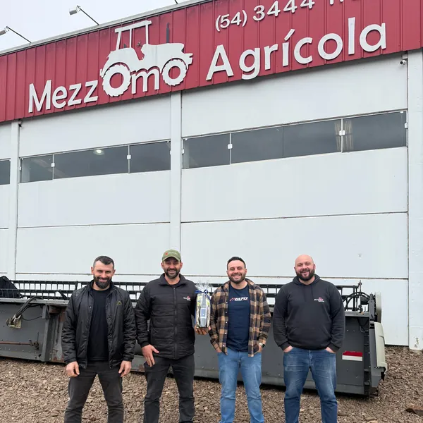 Equipe Gufo com a Mezzomo Agrícola